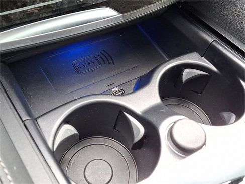 Used 2023 BMW M550i xDrive w/ Executive Package image 27