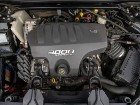Used 2002 Chevrolet Monte Carlo SS w/ Pace Car Replica Pkg FWD image 7