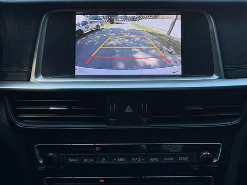 Used 2020 Kia Optima LX image 10