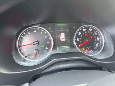 Used 2021 Toyota RAV4 XLE w/ Convenience Package image 21