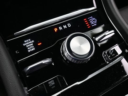 Used 2024 Jeep Grand Cherokee L Overland image 27