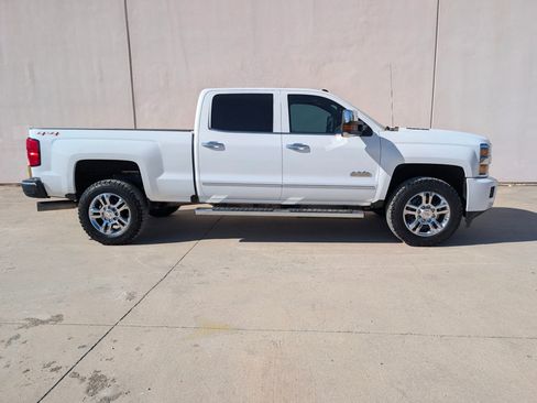 Used 2016 Chevrolet Silverado 2500 High Country w/ Duramax Plus Package image 2