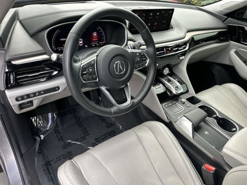 Used 2023 Acura MDX SH-AWD w/ Advance Package image 2