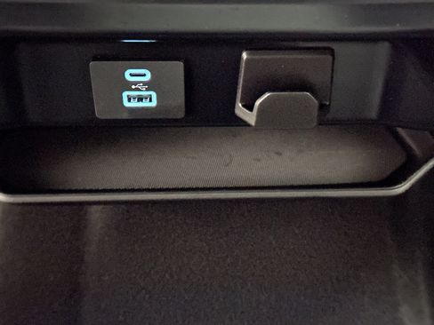 Used 2023 Ford F150 XLT image 40