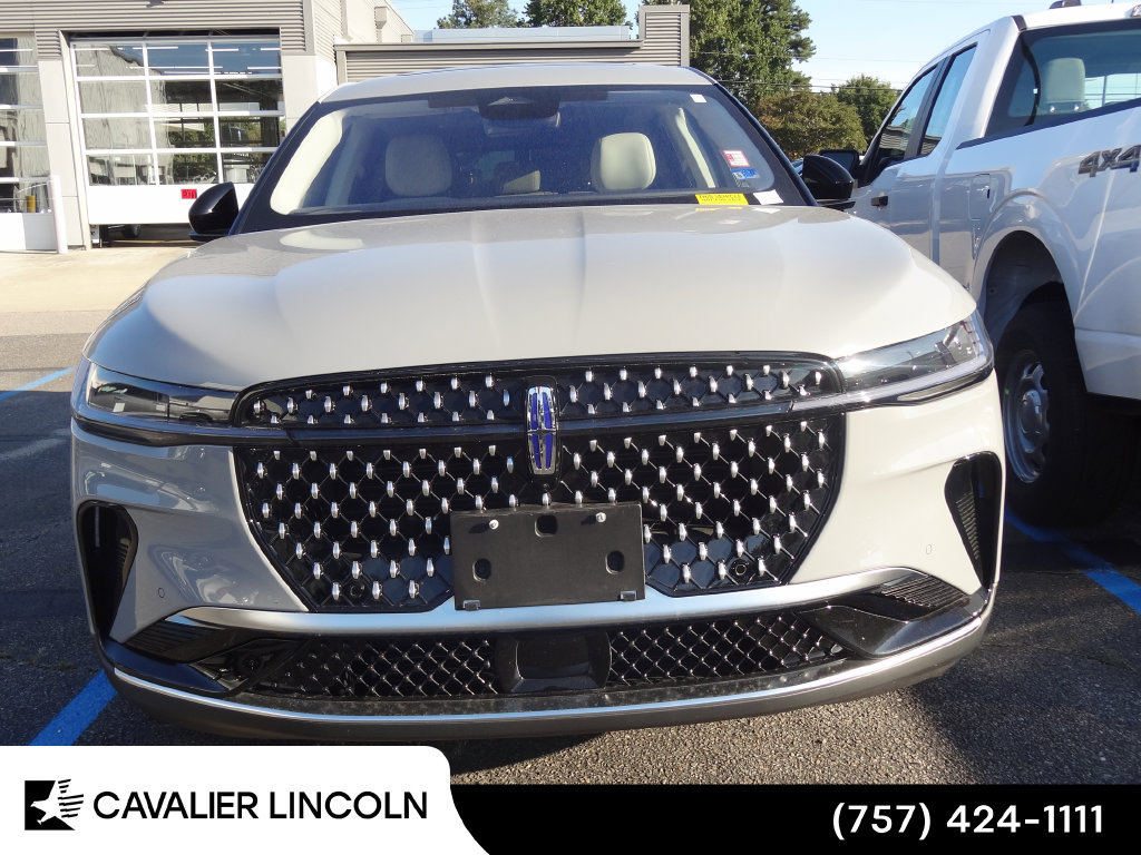 Used 2026 Lincoln Nautilus Premier w/ Equipment Group 102A AWD/4WD image 3
