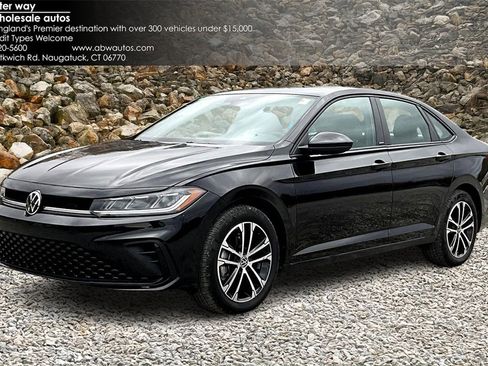 Used 2025 Volkswagen Jetta Sport image 1