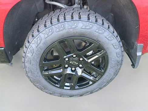 Used 2024 Chevrolet Silverado 1500 LT Trail Boss w/ LT Trail Boss Premium Package AWD/4WD image 38