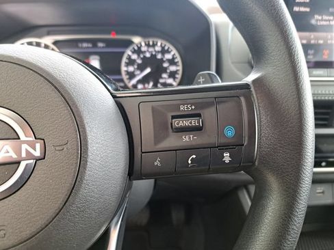 Used 2023 Nissan Rogue SV AWD/4WD image 17