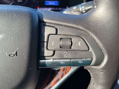 Used 2023 Cadillac Escalade Premium Luxury image 19