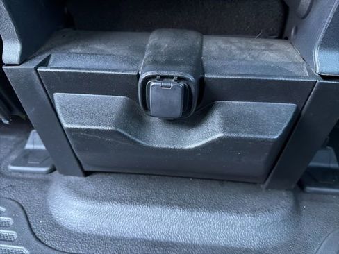 Certified 2022 Ford F250 Lariat w/ Black Appearance Package image 17