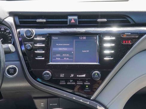 Used 2018 Toyota Camry SE w/ Convenience Package image 12