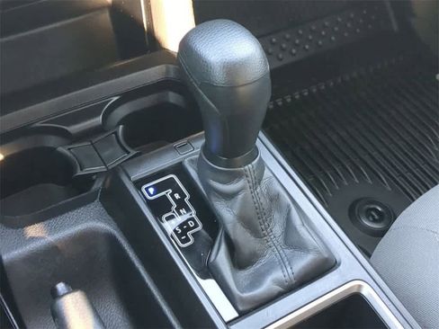 Used 2020 Toyota Tacoma SR image 29