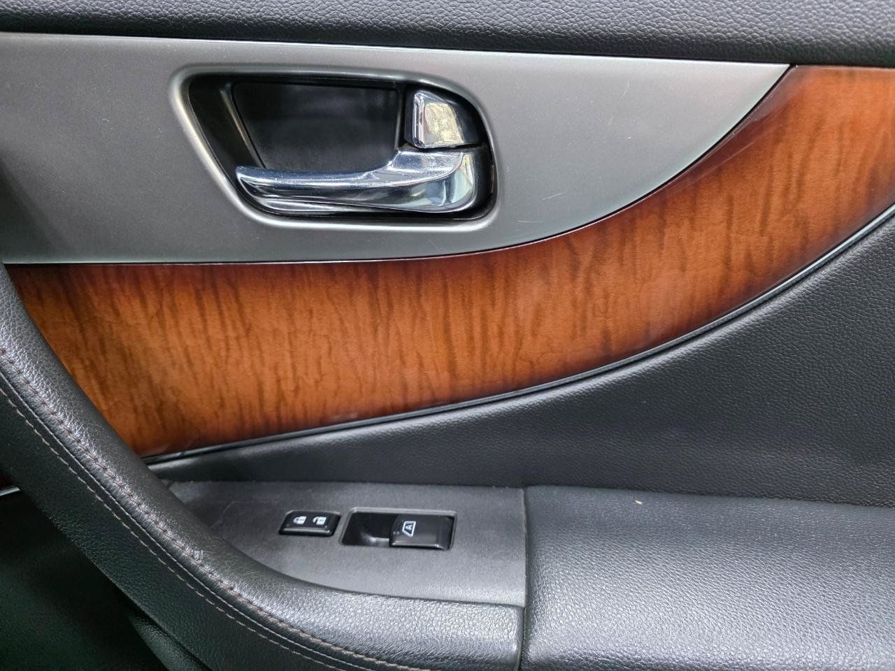 Used 2013 INFINITI FX37 AWD w/ Premium Pkg image 28