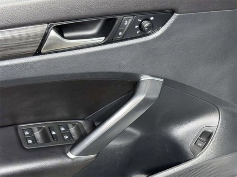 Used 2020 Volkswagen Passat 2.0T R-Line image 20