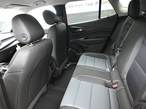 New 2026 Chevrolet Trax LT w/ Driver Confidence Package FWD image 9