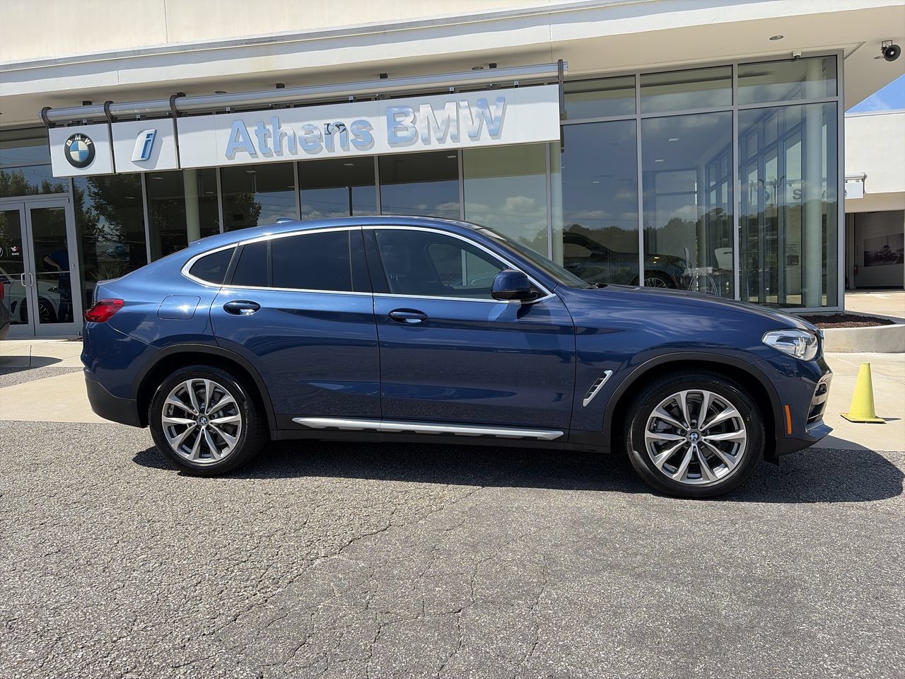 Used 2019 BMW X4 xDrive30i w/ Driving Assistance Package AWD/4WD image 9