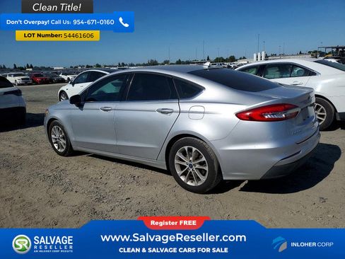 Used 2019 Ford Fusion SE FWD image 3
