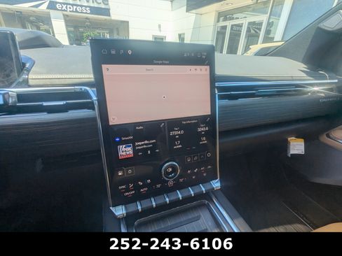 Used 2025 GMC Sierra EV Denali AWD/4WD image 16