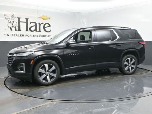Used 2023 Chevrolet Traverse LT w/ LT Premium Package image 33