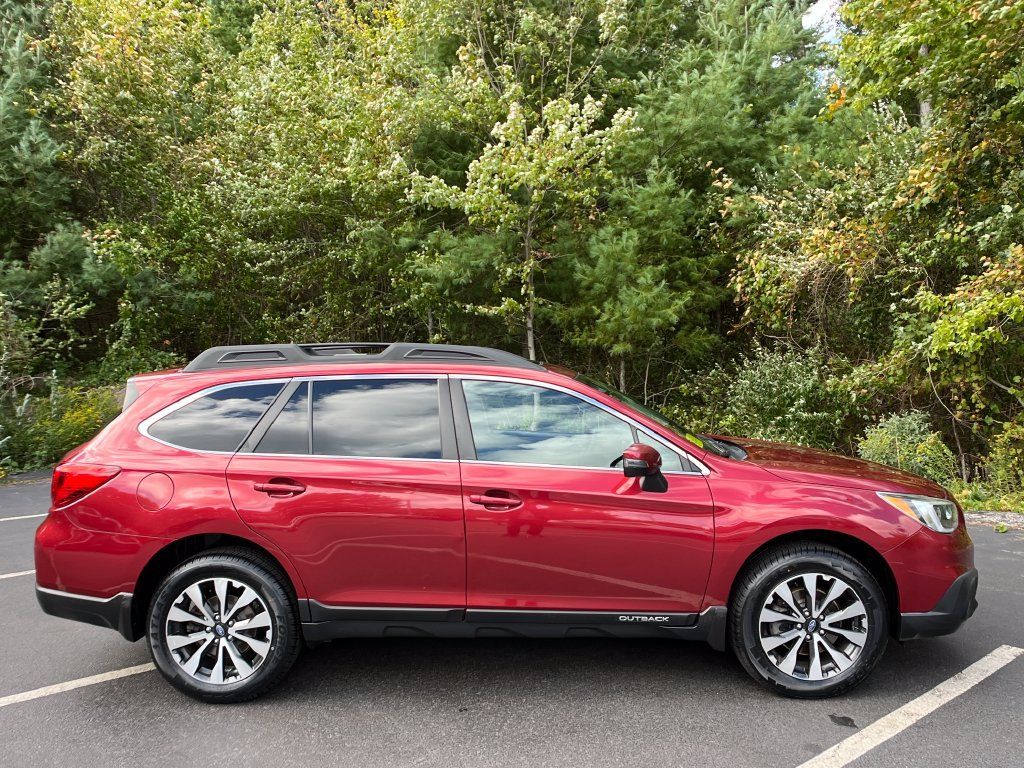 Used 2017 Subaru Outback 2.5i Limited AWD/4WD image 6