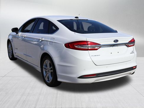 Used 2018 Ford Fusion SE FWD image 4