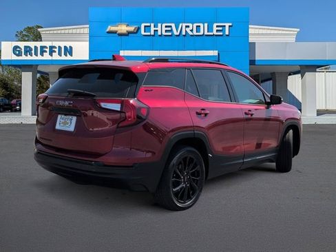 Used 2023 GMC Terrain SLT w/ Tech Package image 4