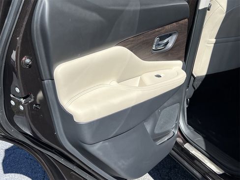 Used 2022 Nissan Murano Platinum w/ Cargo Package image 18