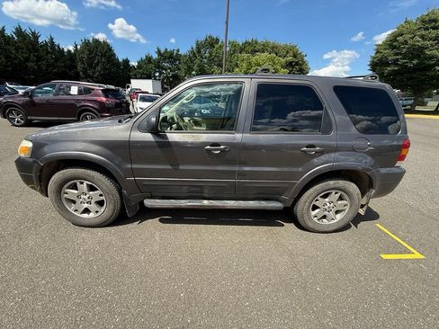 Used 2005 Ford Escape Limited AWD/4WD image 4