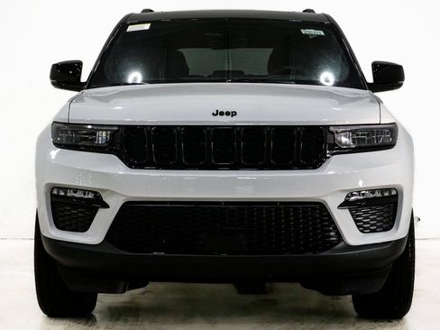 New 2025 Jeep Grand Cherokee Limited image 2