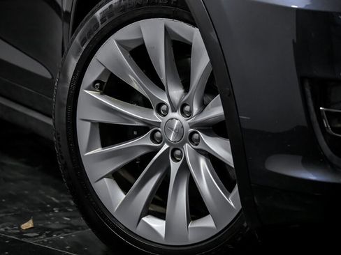 Used 2016 Tesla Model X 75D image 3