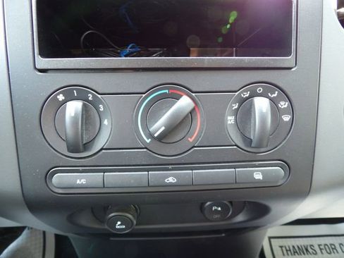 Used 2005 Ford F150 XLT AWD/4WD image 22