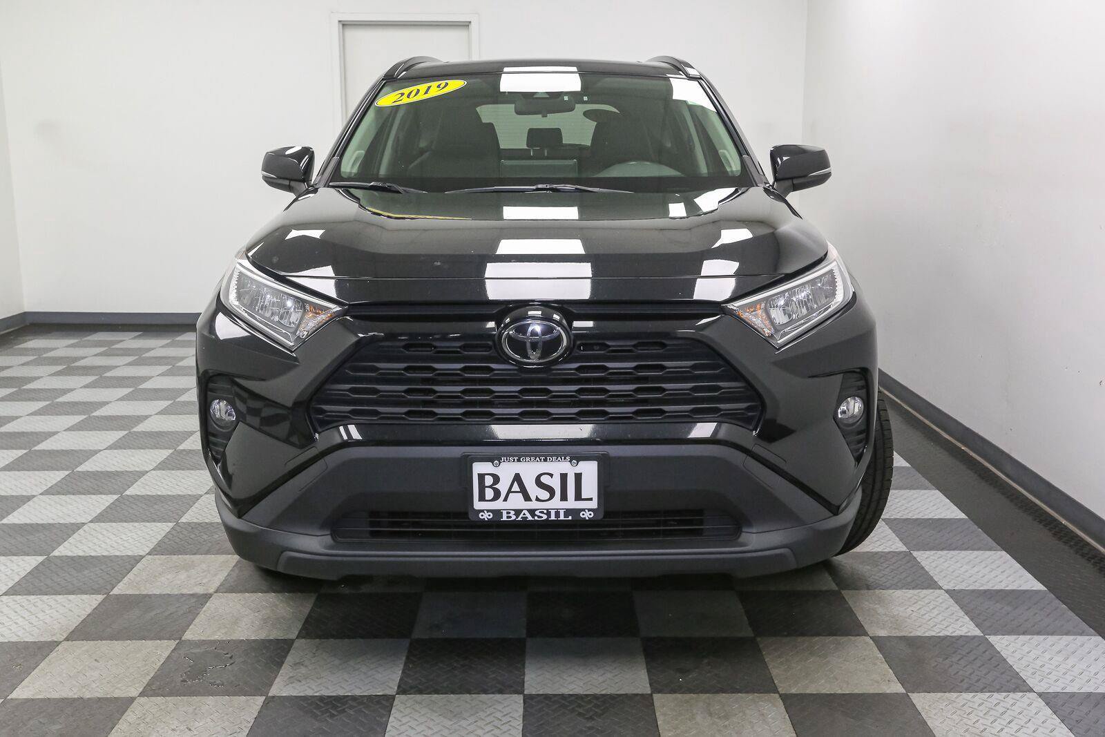 Used 2019 Toyota RAV4 XLE Premium w/ Cold Weather Package AWD/4WD image 3