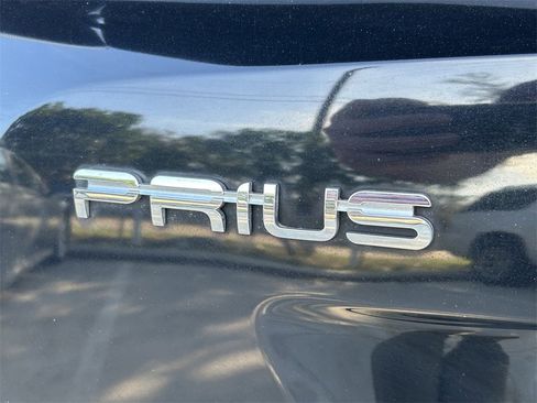 Used 2018 Toyota Prius Two image 12