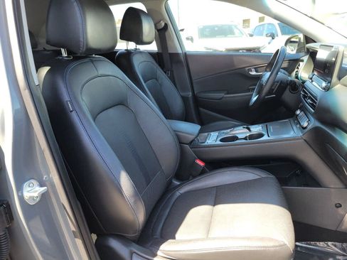 Used 2023 Hyundai Kona Limited FWD image 10