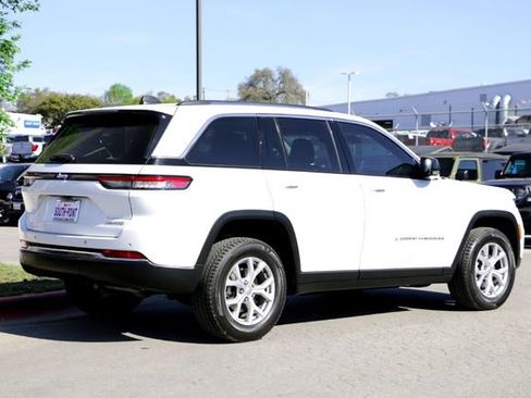 Used 2022 Jeep Grand Cherokee Limited image 5
