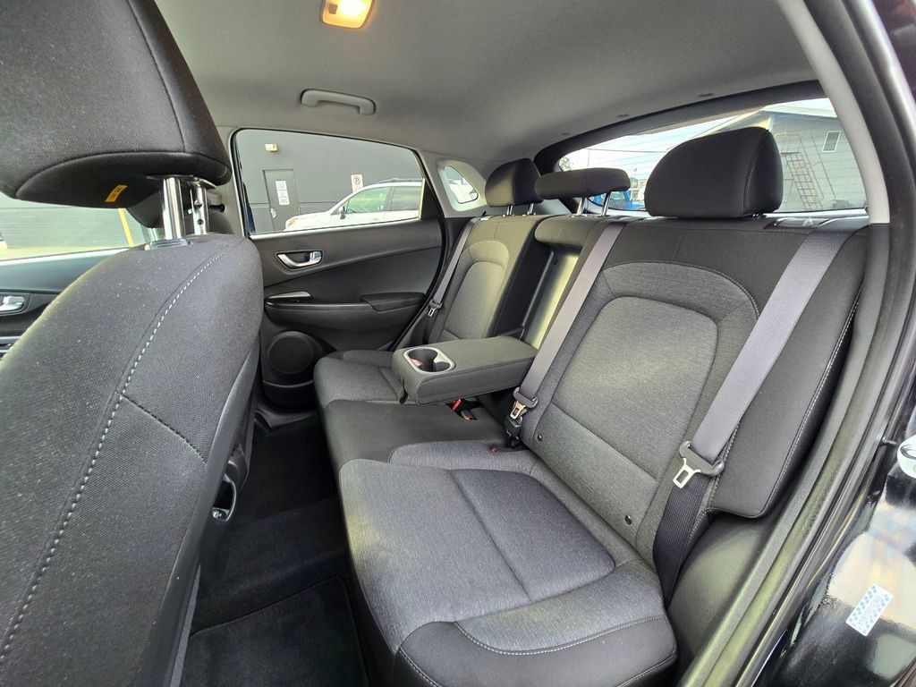 Used 2023 Hyundai Kona SE FWD image 15