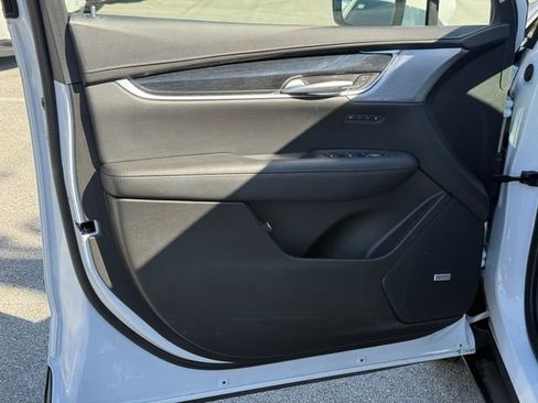 Used 2025 Cadillac XT5 Premium Luxury image 36