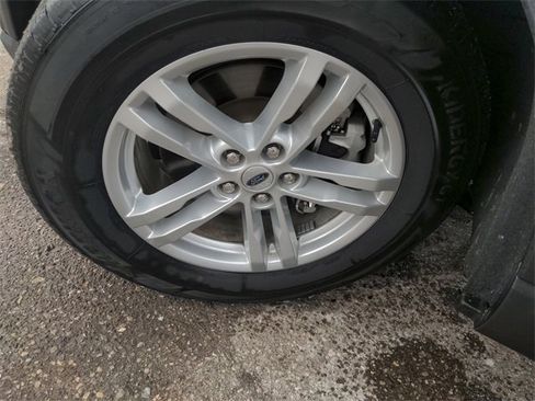 Certified 2022 Ford Explorer XLT w/ Equipment Group 202A image 14