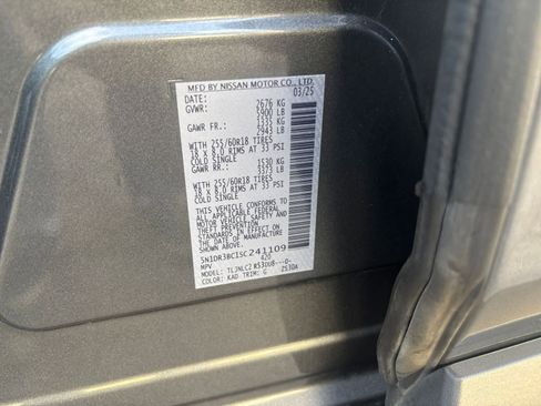 Used 2025 Nissan Pathfinder SV image 30