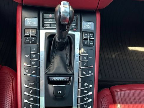 Used 2017 Porsche Macan GTS AWD/4WD image 37