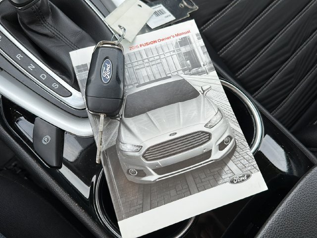 Used 2016 Ford Fusion SE FWD image 35