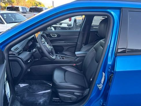 Used 2026 Jeep Compass Latitude AWD/4WD image 13