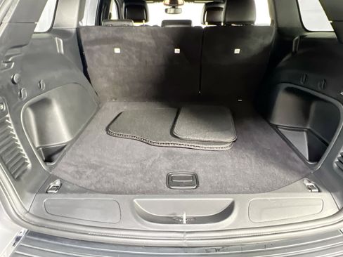 Used 2021 Jeep Grand Cherokee Limited image 26