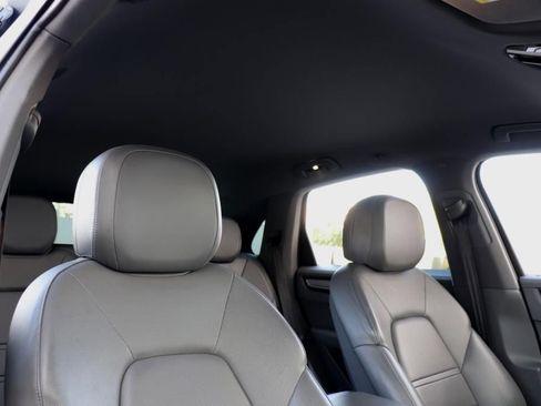 Used 2021 Porsche Cayenne image 58