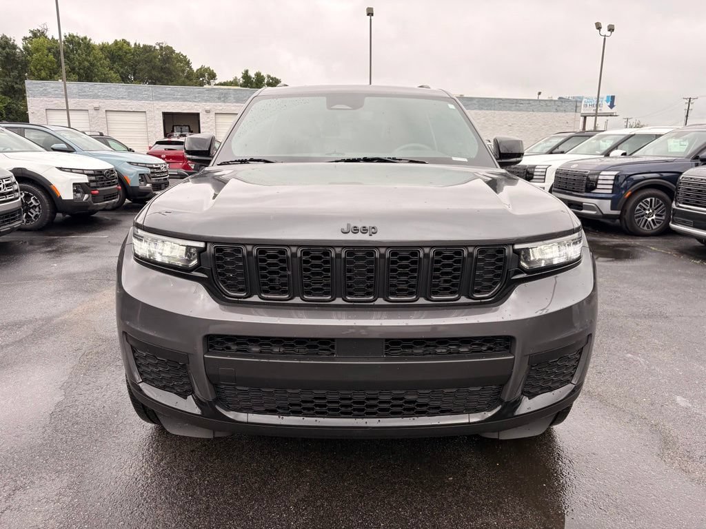 Used 2023 Jeep Grand Cherokee L Laredo AWD/4WD image 2