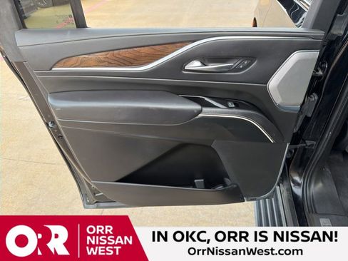 Used 2021 Cadillac Escalade ESV Premium Luxury Platinum image 13