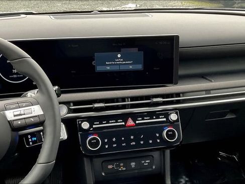 New 2025 Hyundai Tucson Limited image 7