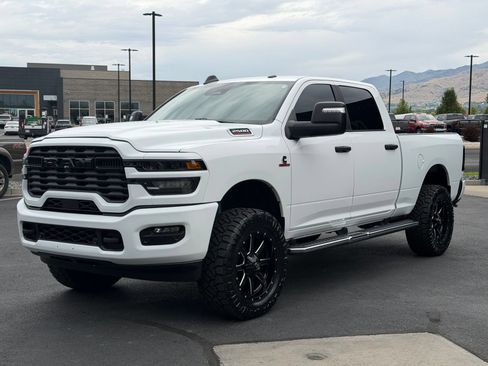Used 2025 RAM 2500 Big Horn AWD/4WD image 11
