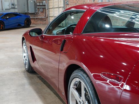 Used 2007 Chevrolet Corvette Coupe w/ Preferred Equipment Group image 21