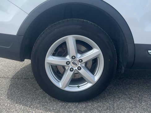 Used 2019 Ford Explorer XLT w/ Equipment Group 201A FWD image 36